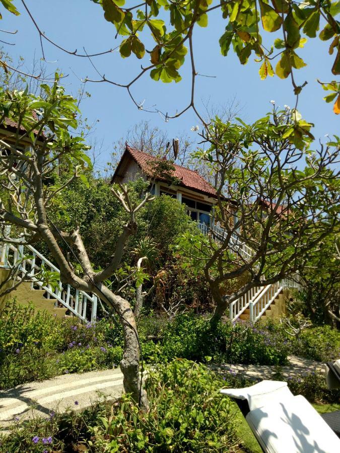 Stairway To Heaven Bungalows And Restaurant 아메드 외부 사진