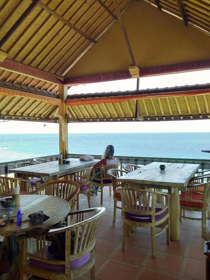Stairway To Heaven Bungalows And Restaurant 아메드 외부 사진